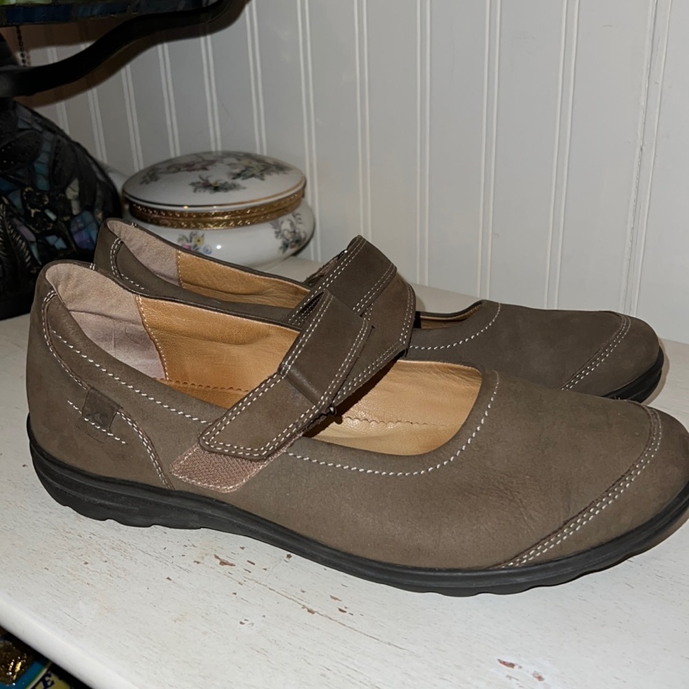 Hartjes XS brown leather Mary Jane shoes Size 7